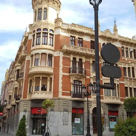 Atico, Oviedo Centro